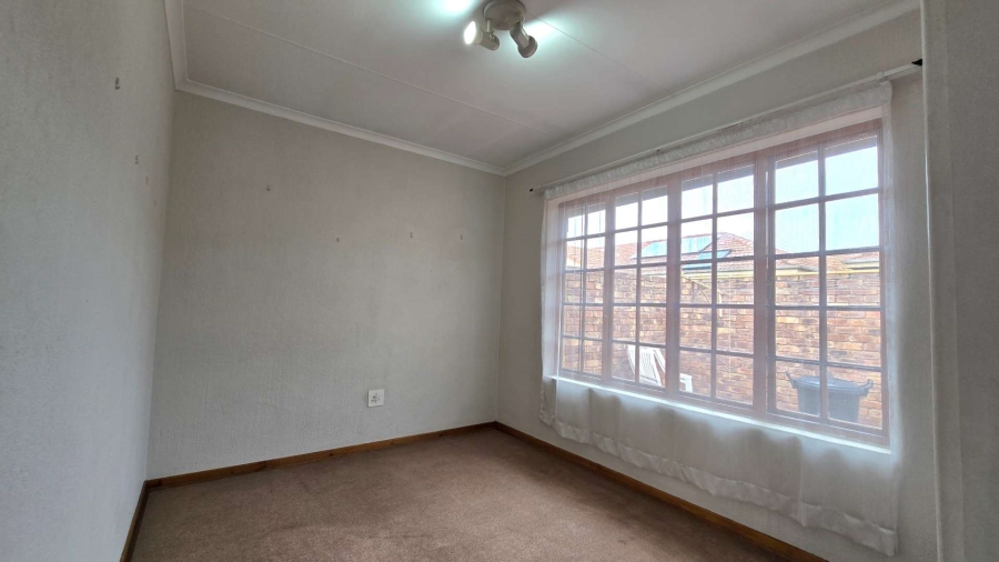 2 Bedroom Property for Sale in Montana Gauteng