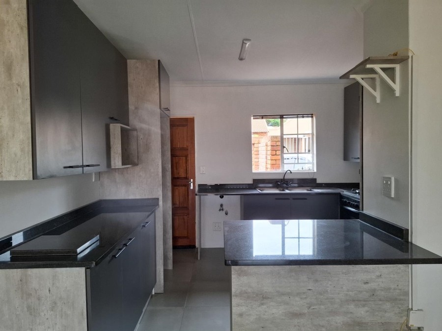 2 Bedroom Property for Sale in Elardus Park Gauteng