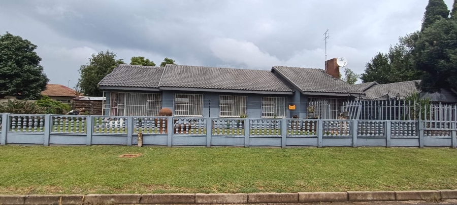 3 Bedroom Property for Sale in Nimrod Park Gauteng