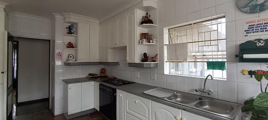 3 Bedroom Property for Sale in Nimrod Park Gauteng