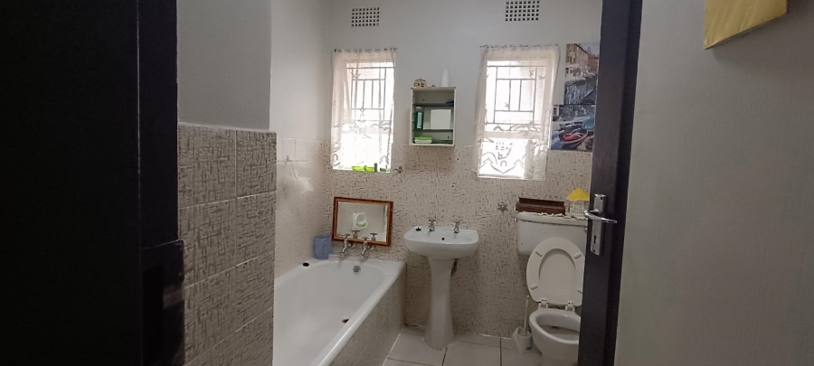 3 Bedroom Property for Sale in Nimrod Park Gauteng