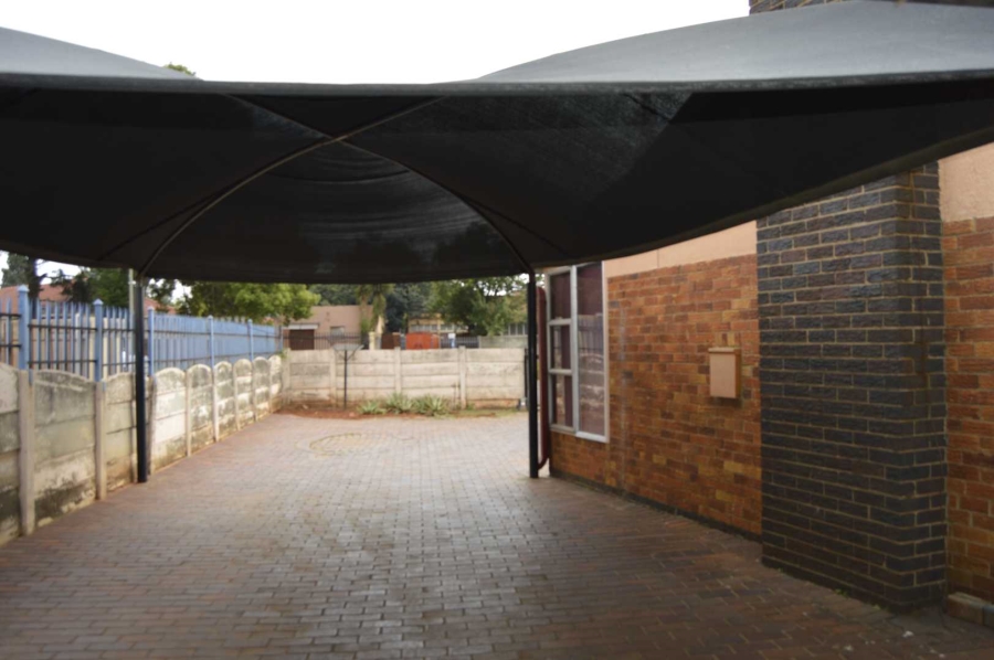 3 Bedroom Property for Sale in Birchleigh Gauteng