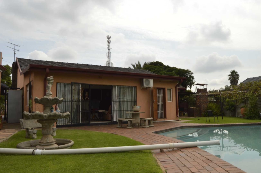 3 Bedroom Property for Sale in Birchleigh Gauteng