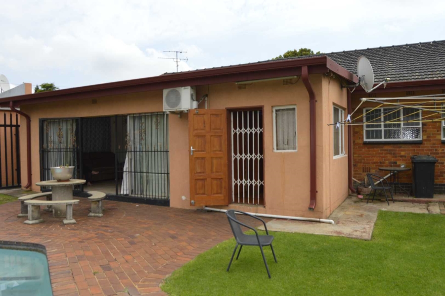 3 Bedroom Property for Sale in Birchleigh Gauteng