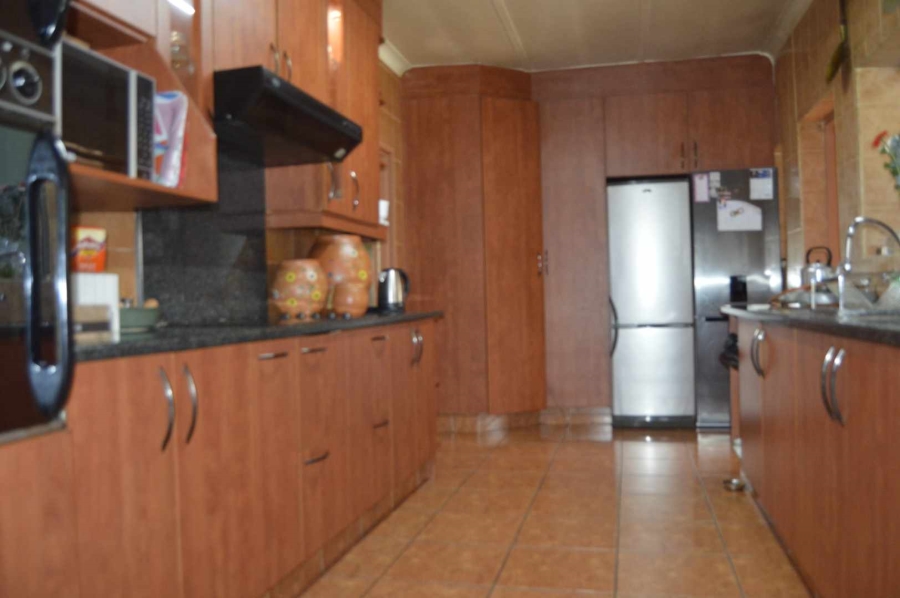 3 Bedroom Property for Sale in Birchleigh Gauteng