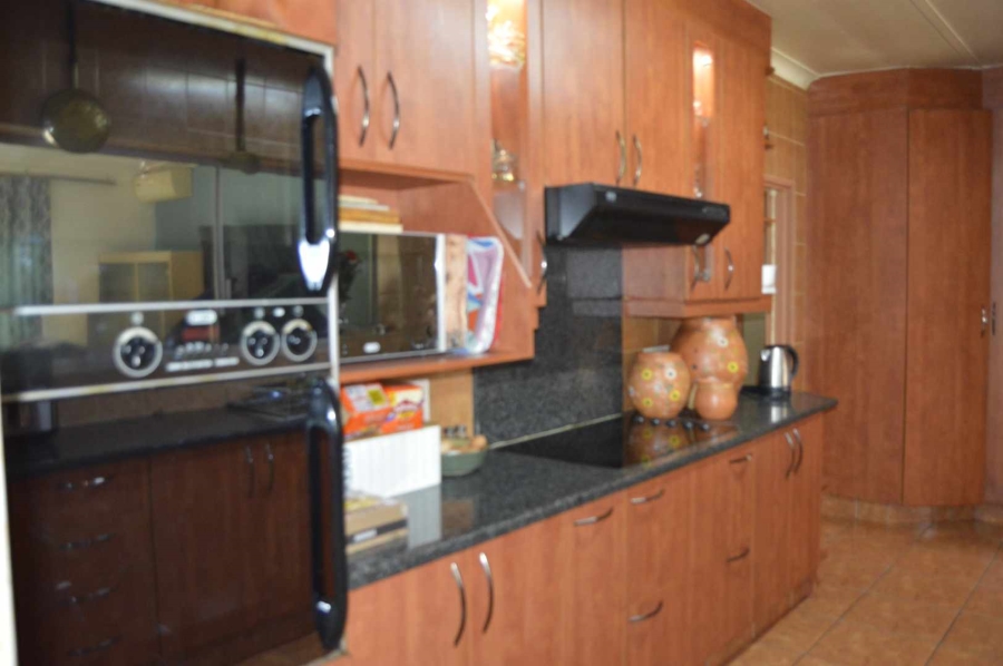 3 Bedroom Property for Sale in Birchleigh Gauteng