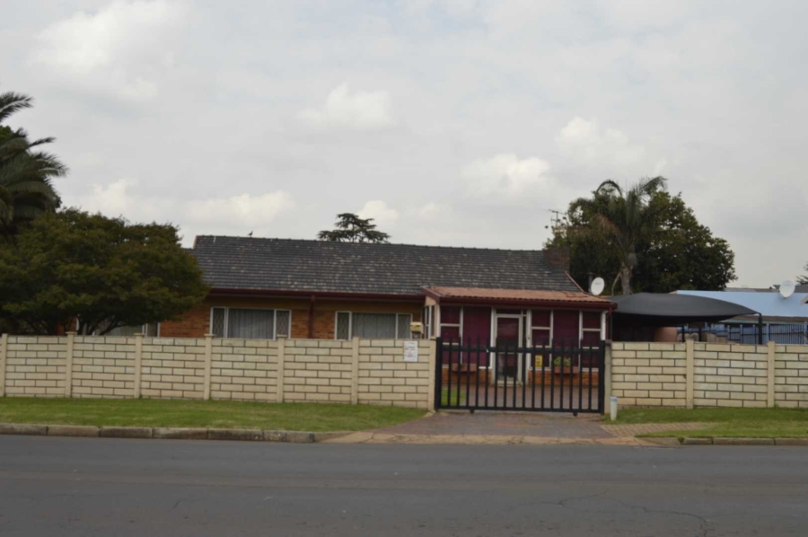 3 Bedroom Property for Sale in Birchleigh Gauteng