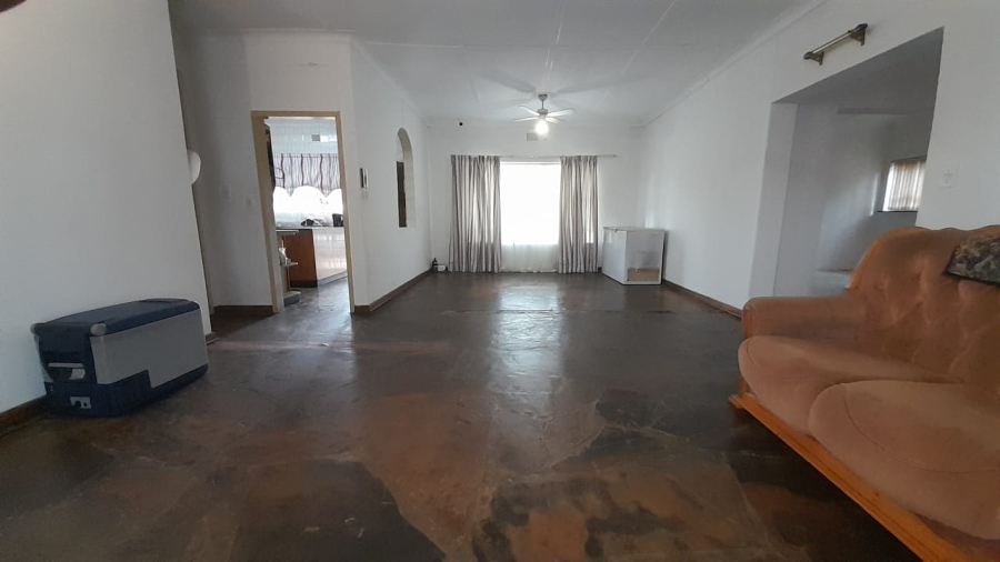 5 Bedroom Property for Sale in Birchleigh Gauteng