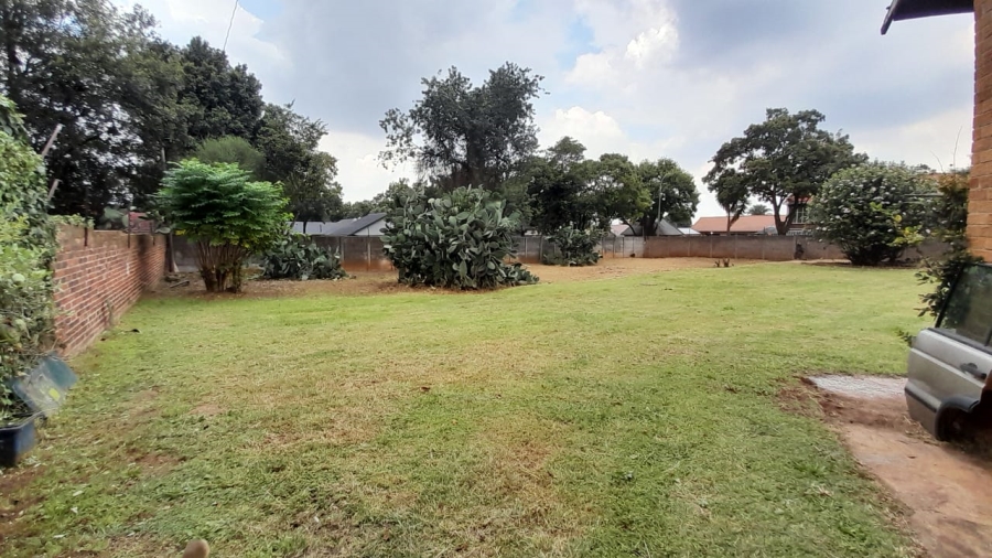 5 Bedroom Property for Sale in Birchleigh Gauteng