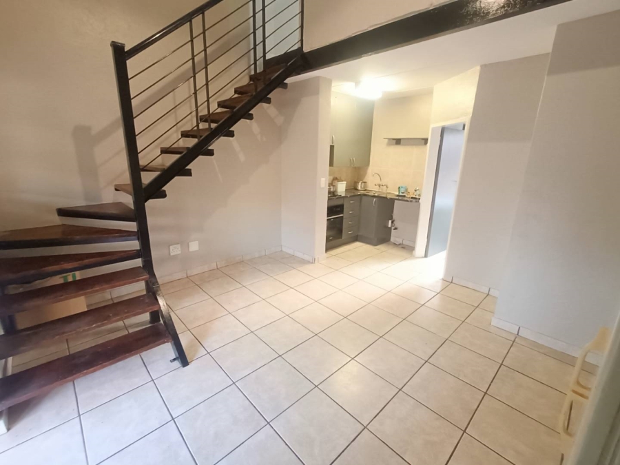 2 Bedroom Property for Sale in Rooihuiskraal Gauteng