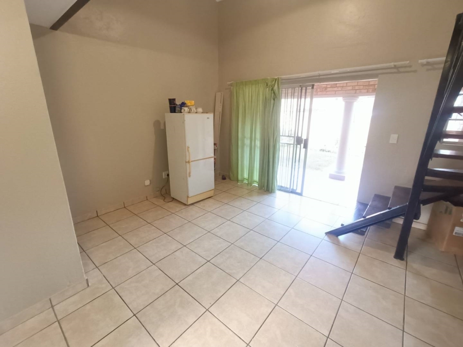 2 Bedroom Property for Sale in Rooihuiskraal Gauteng