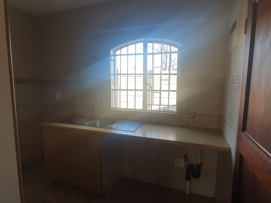 To Let 2 Bedroom Property for Rent in Erasmuskloof Gauteng