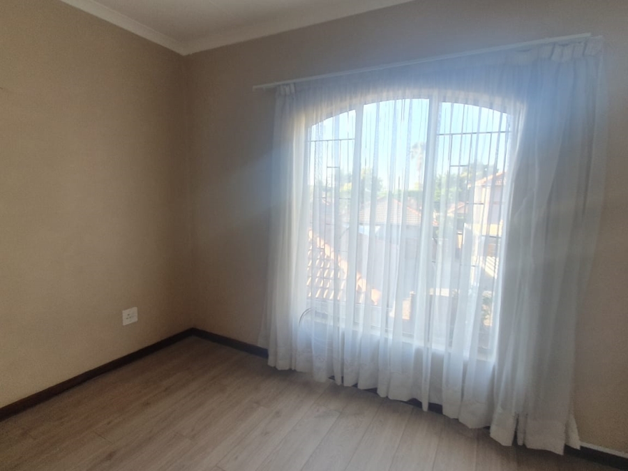 To Let 2 Bedroom Property for Rent in Erasmuskloof Gauteng