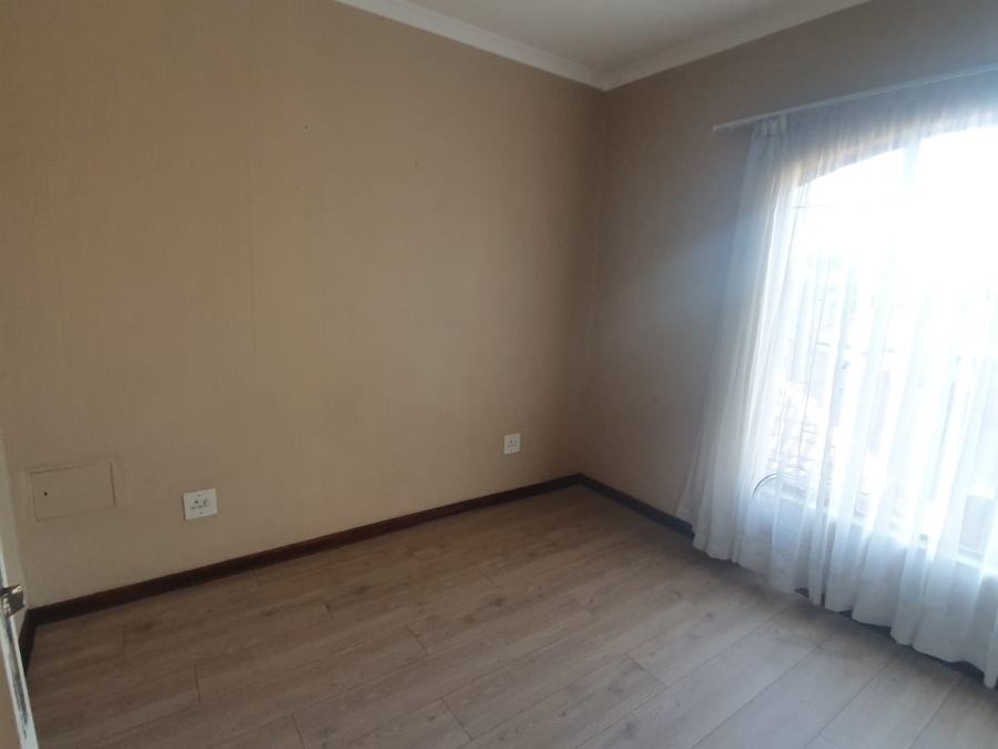 To Let 2 Bedroom Property for Rent in Erasmuskloof Gauteng