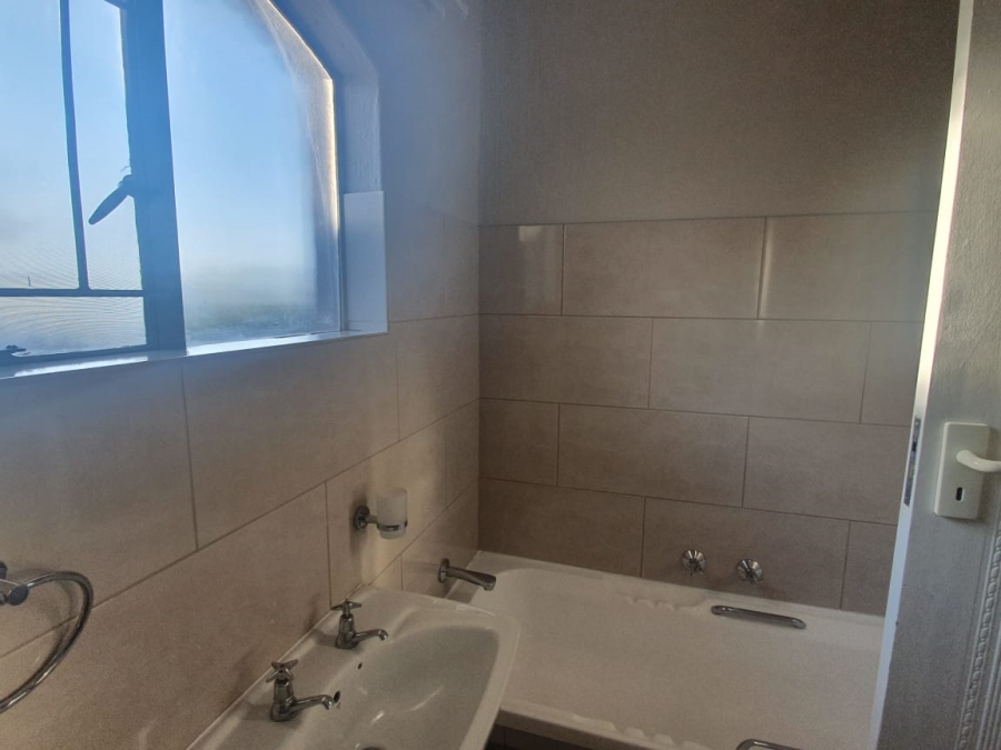 To Let 2 Bedroom Property for Rent in Erasmuskloof Gauteng