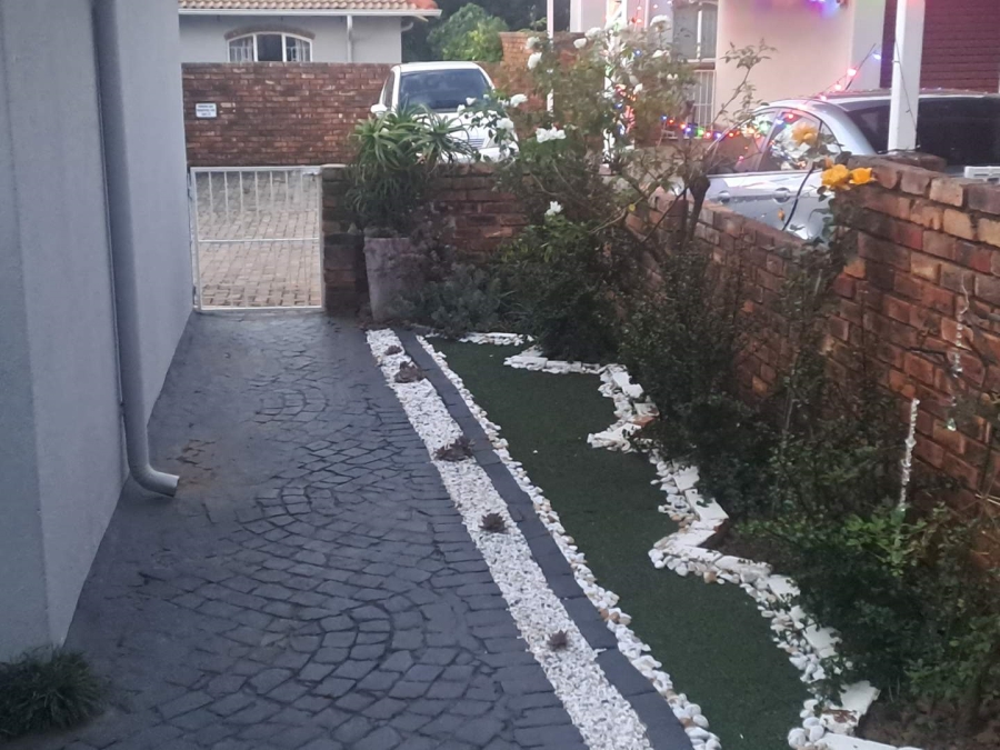 To Let 2 Bedroom Property for Rent in Erasmuskloof Gauteng