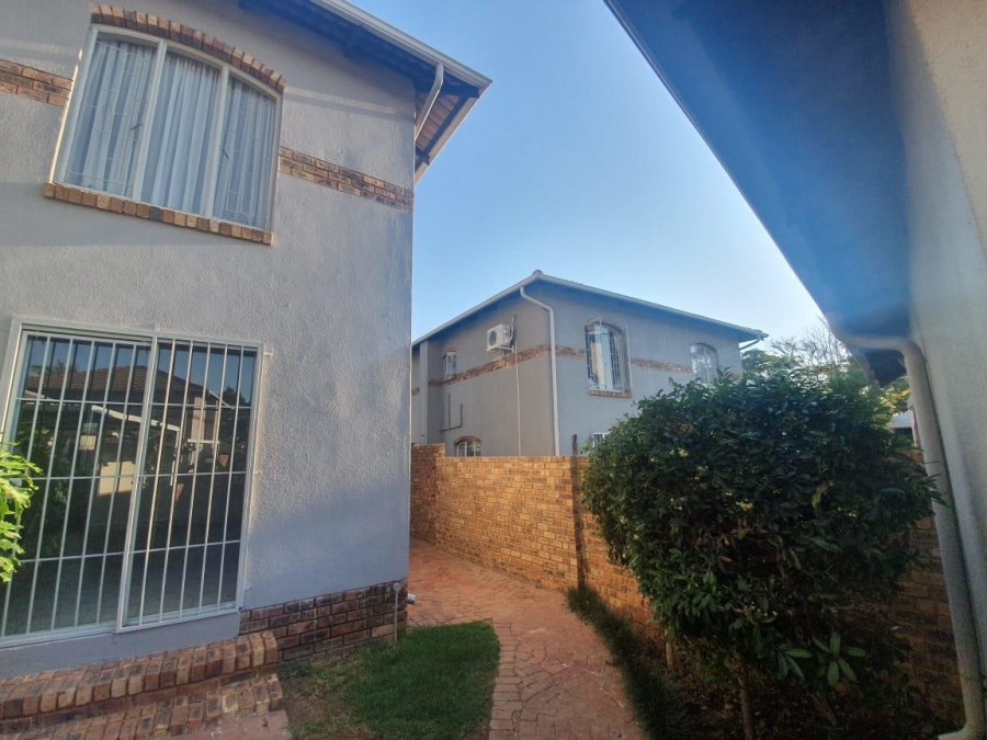 To Let 2 Bedroom Property for Rent in Erasmuskloof Gauteng