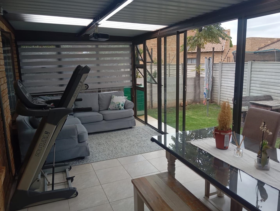 2 Bedroom Property for Sale in Kibler Park Gauteng