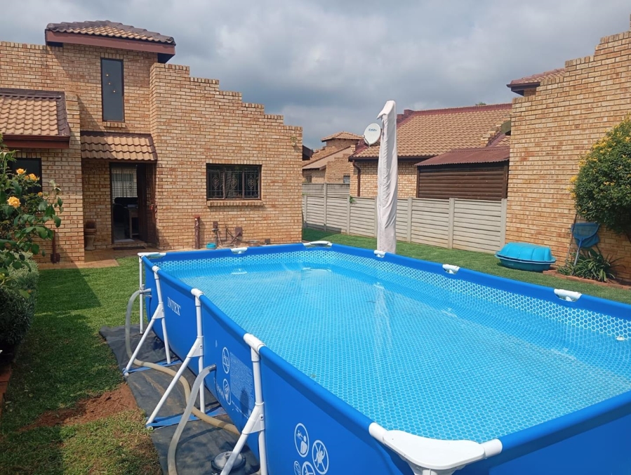 2 Bedroom Property for Sale in Kibler Park Gauteng