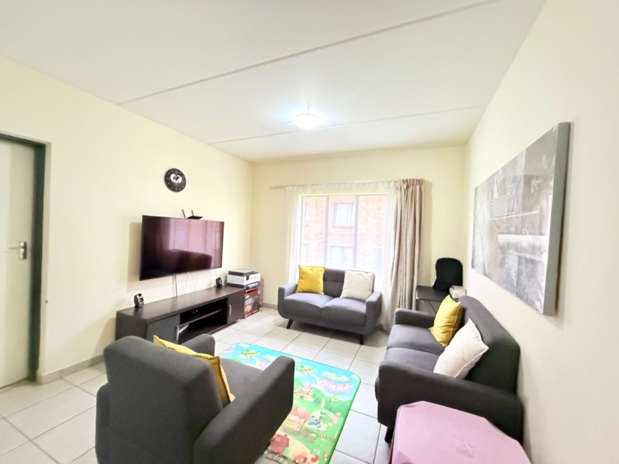 2 Bedroom Property for Sale in Grand Central Gauteng