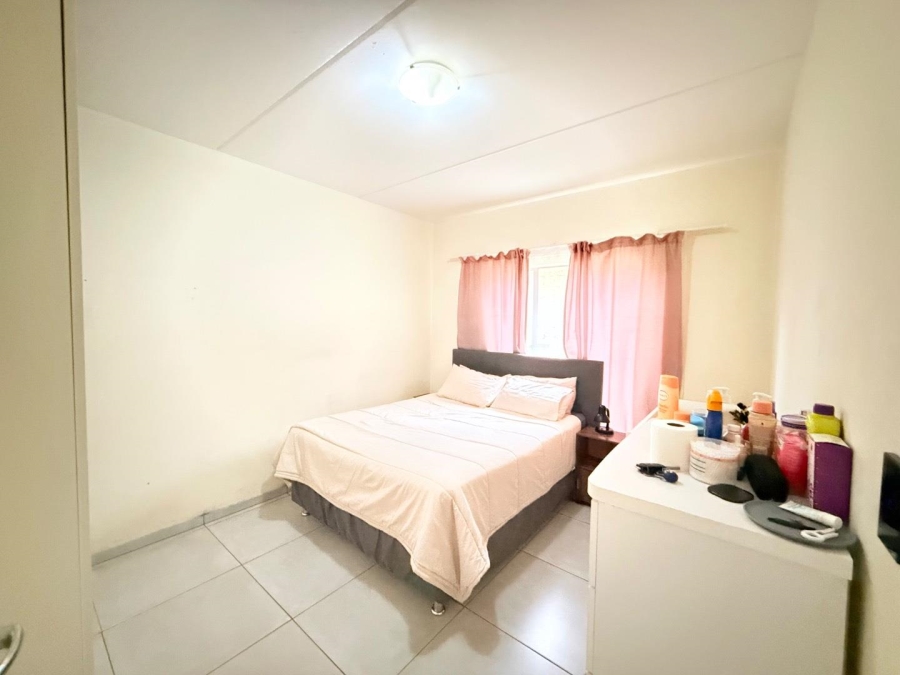 2 Bedroom Property for Sale in Grand Central Gauteng