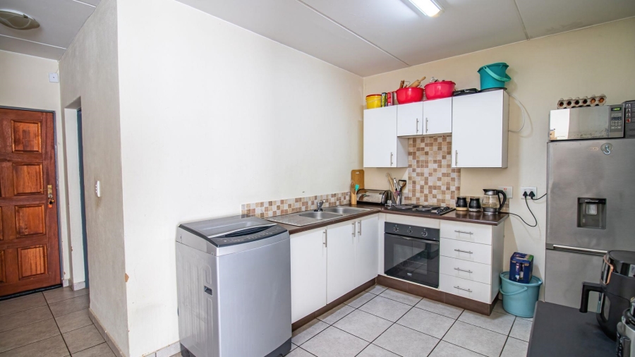 2 Bedroom Property for Sale in Grand Central Gauteng