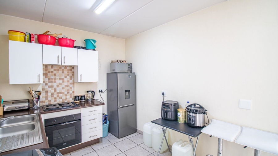 2 Bedroom Property for Sale in Grand Central Gauteng