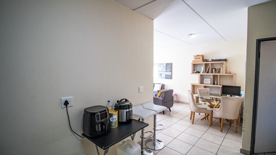 2 Bedroom Property for Sale in Grand Central Gauteng