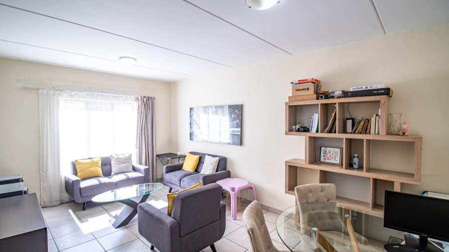 2 Bedroom Property for Sale in Grand Central Gauteng