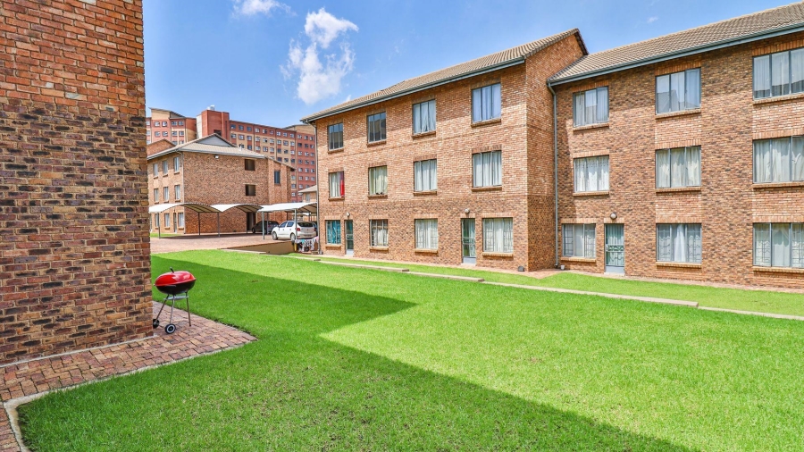 2 Bedroom Property for Sale in Grand Central Gauteng