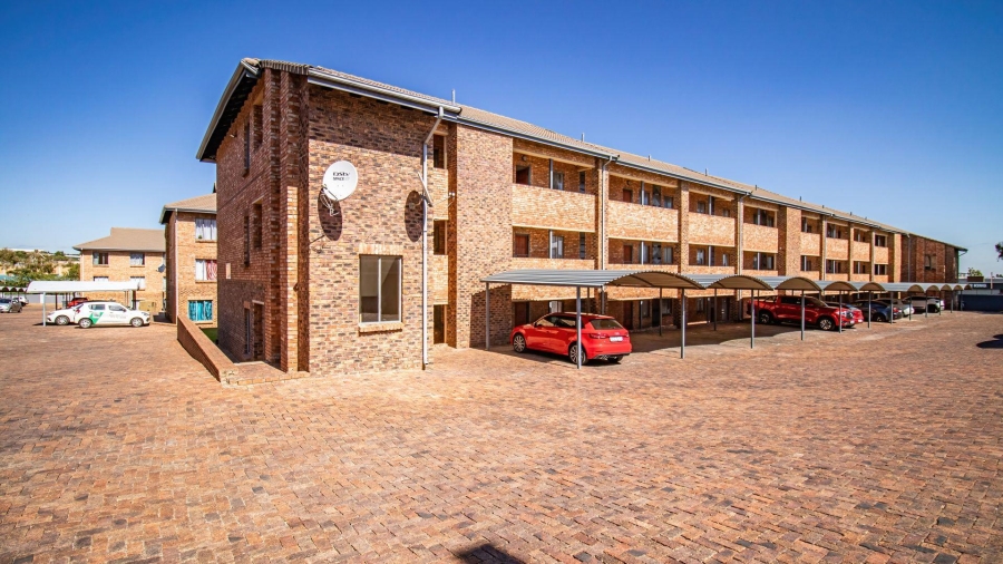 2 Bedroom Property for Sale in Grand Central Gauteng