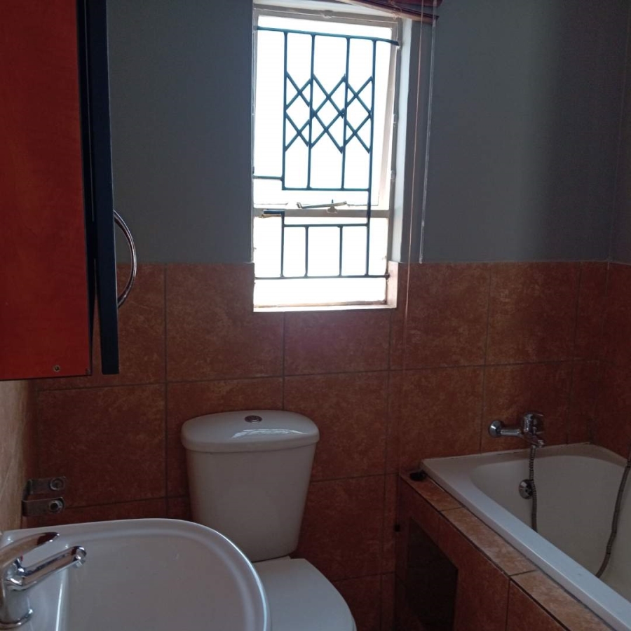 2 Bedroom Property for Sale in Mamelodi East Gauteng