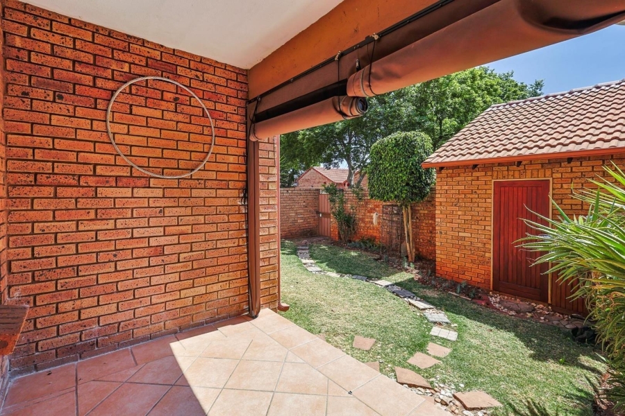 To Let 2 Bedroom Property for Rent in Equestria Gauteng
