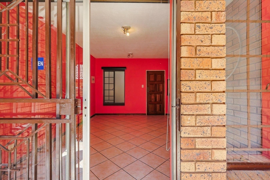 To Let 2 Bedroom Property for Rent in Equestria Gauteng