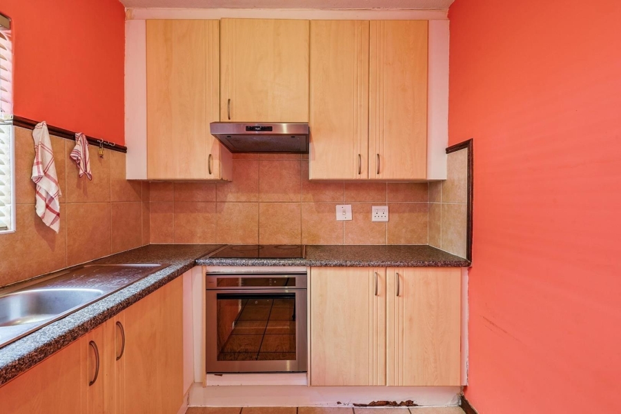 To Let 2 Bedroom Property for Rent in Equestria Gauteng