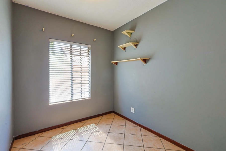 To Let 2 Bedroom Property for Rent in Equestria Gauteng