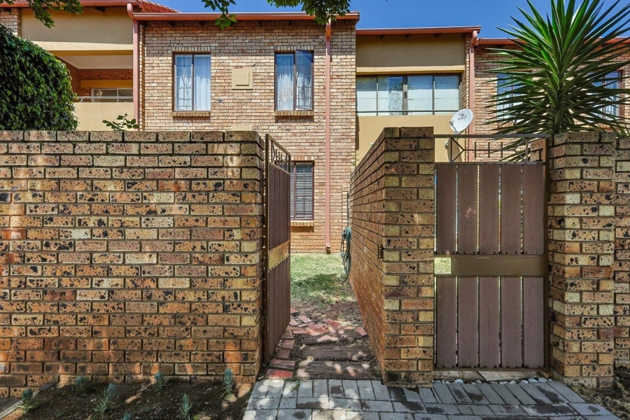 To Let 2 Bedroom Property for Rent in Equestria Gauteng