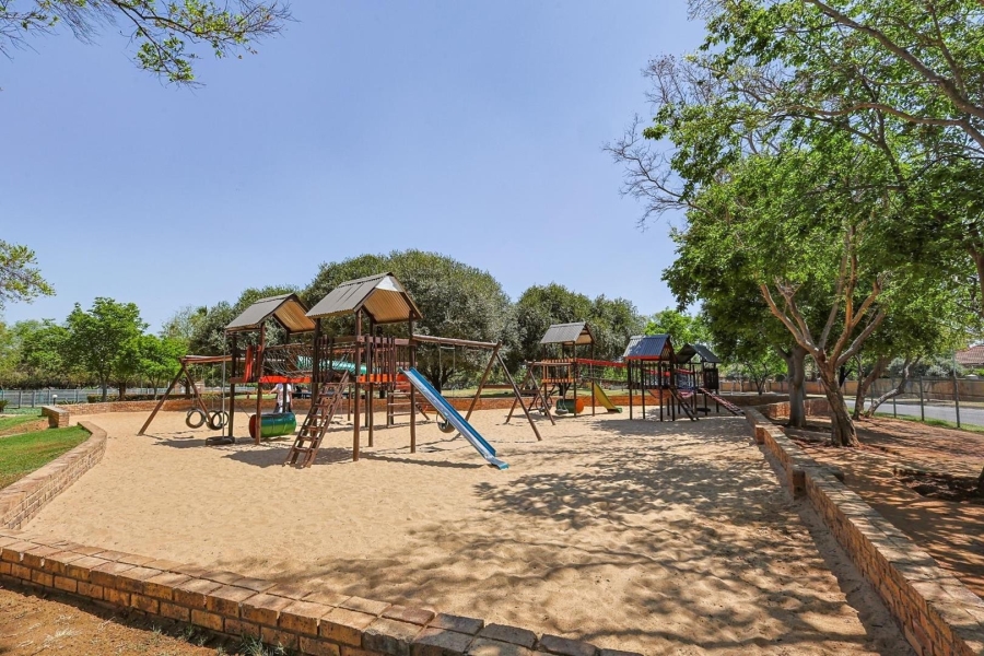 To Let 2 Bedroom Property for Rent in Equestria Gauteng