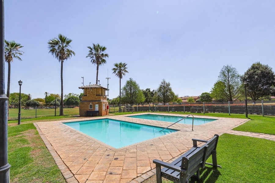 To Let 2 Bedroom Property for Rent in Equestria Gauteng