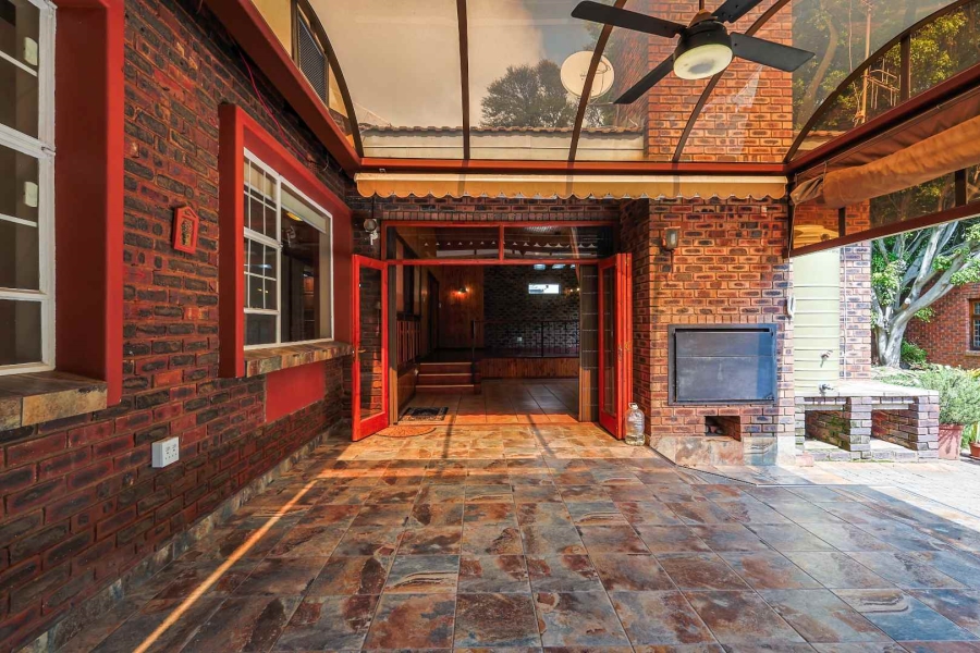 3 Bedroom Property for Sale in Waterkloof Ridge Gauteng