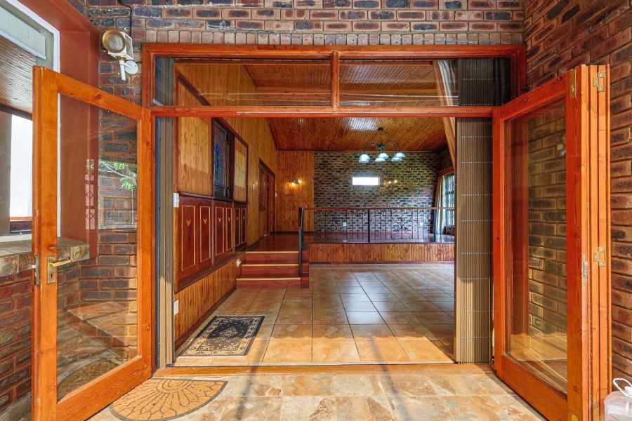 3 Bedroom Property for Sale in Waterkloof Ridge Gauteng