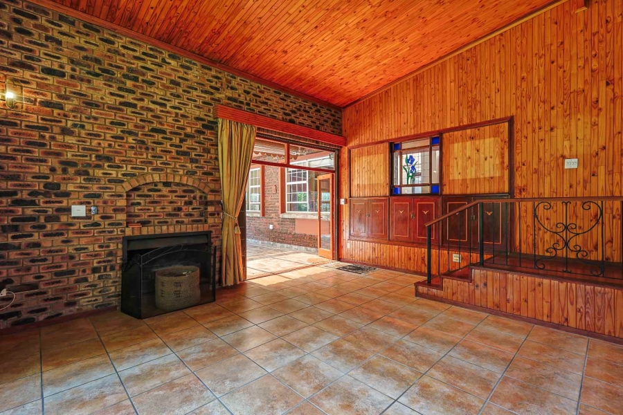 3 Bedroom Property for Sale in Waterkloof Ridge Gauteng