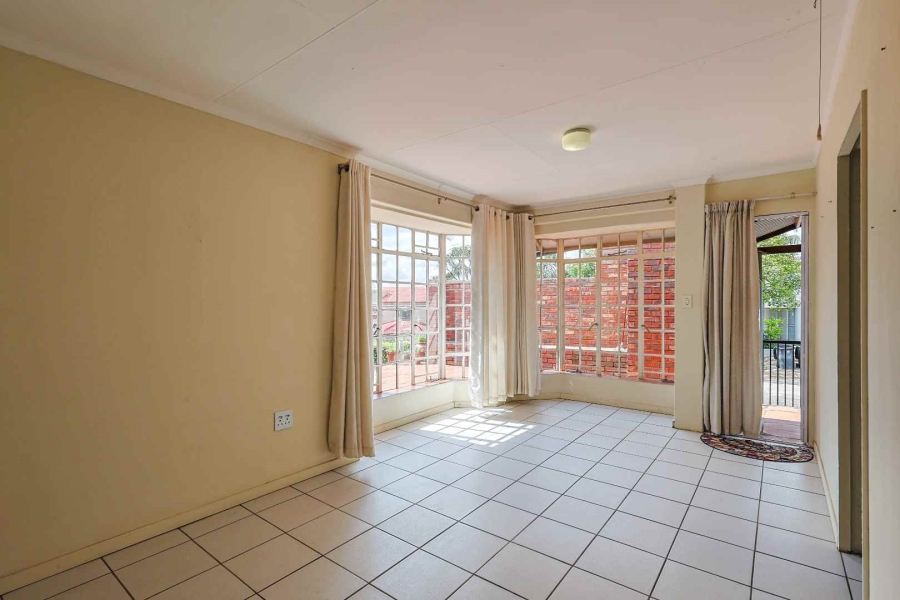 3 Bedroom Property for Sale in Waterkloof Ridge Gauteng