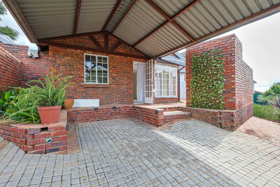 3 Bedroom Property for Sale in Waterkloof Ridge Gauteng