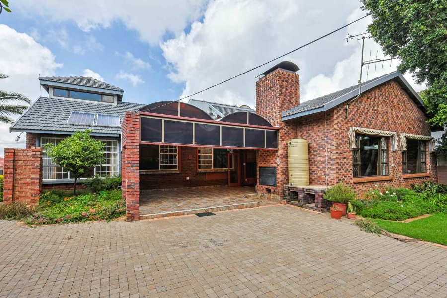 3 Bedroom Property for Sale in Waterkloof Ridge Gauteng