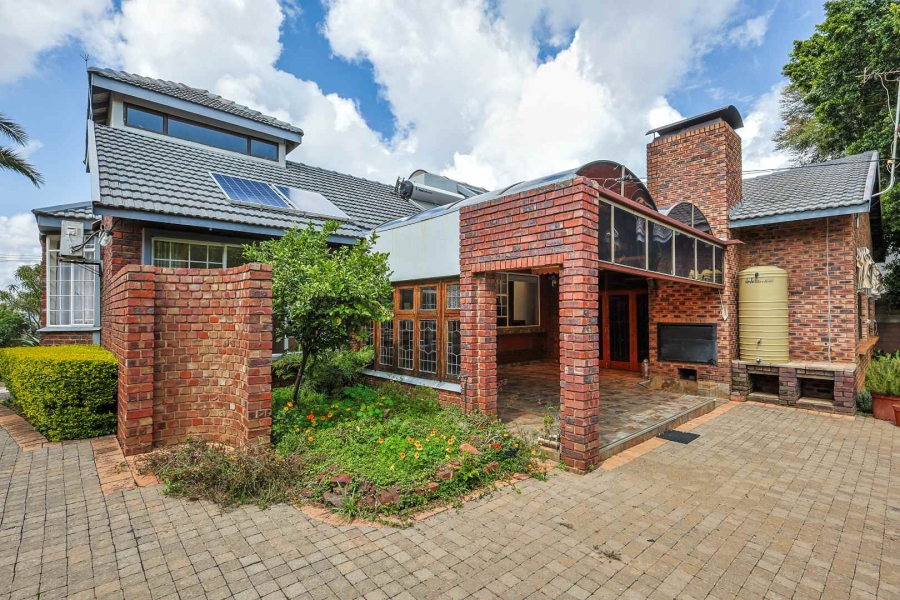 3 Bedroom Property for Sale in Waterkloof Ridge Gauteng