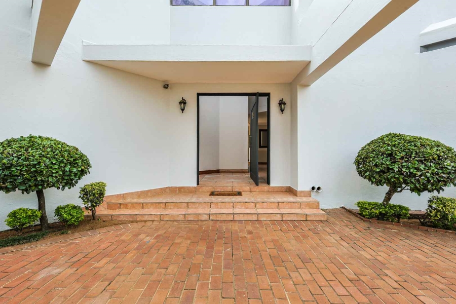 6 Bedroom Property for Sale in Wapadrand Gauteng