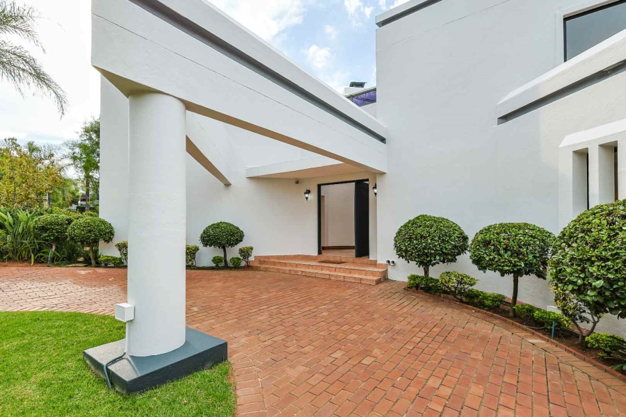 6 Bedroom Property for Sale in Wapadrand Gauteng