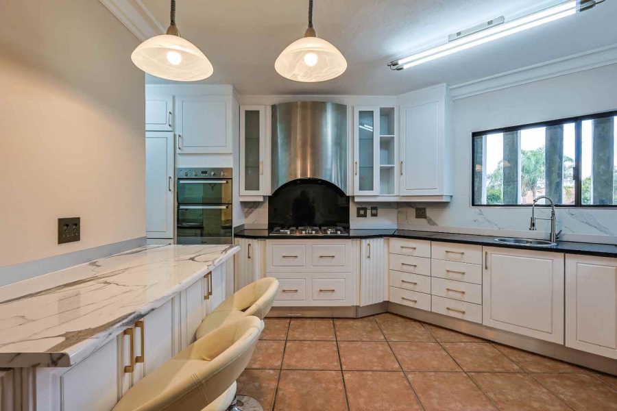 6 Bedroom Property for Sale in Wapadrand Gauteng