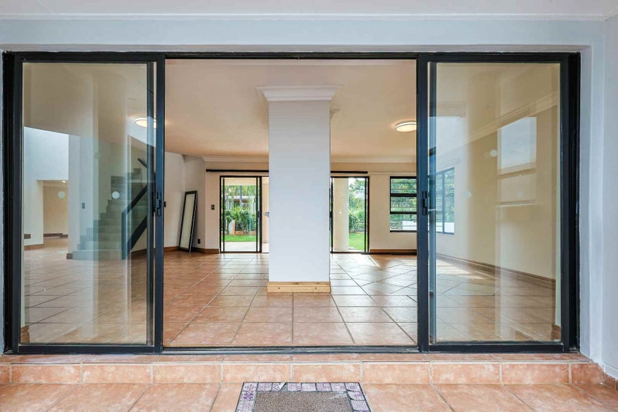 6 Bedroom Property for Sale in Wapadrand Gauteng